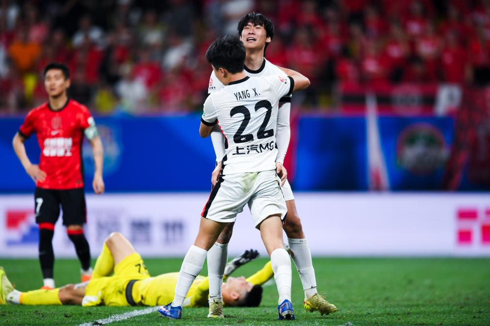 楚阿梅尼如何从法甲新星蜕变为皇马中场铁闸与法国队核心人物传奇